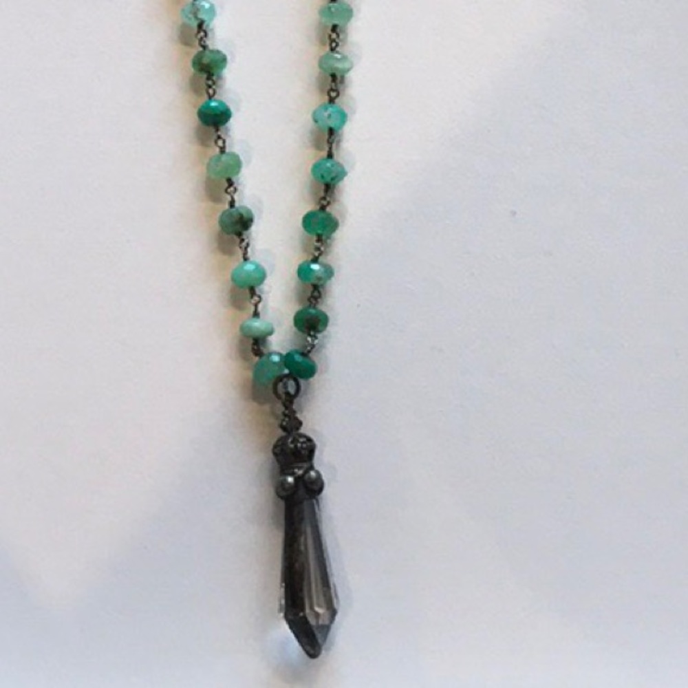 Raw emerald and crystal necklace🌺
